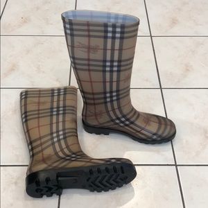 Burberry rain boots